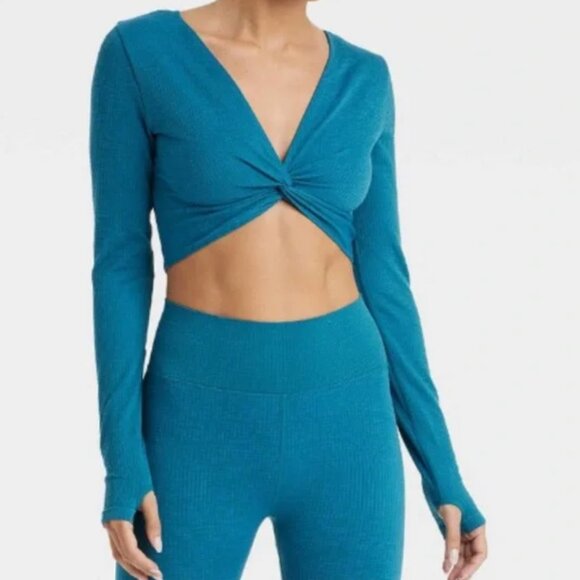 Wear 2 Ways Long Sleeve Crop Top - Picture 4 of 5